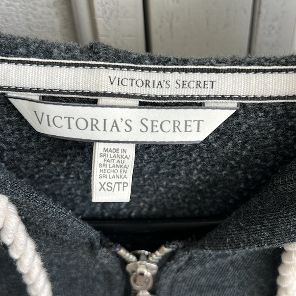 Zip up hoodie - Picture 5 of 5